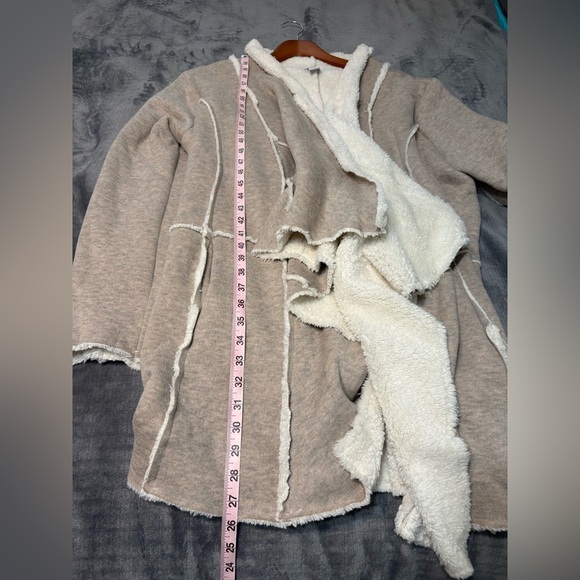 Monroe & Main Cozy Long Open Cardigan Faux Fur Lined Excellent Condition! - Picture 11 of 15